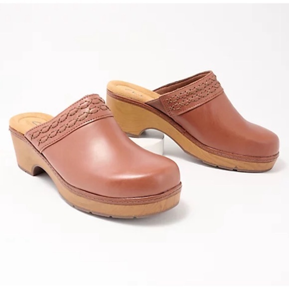 Clarks Wooden Brown Leather Clogs- Clarks Heeled Clog - Paizlee Poppy Size 10 - Picture 1 of 13